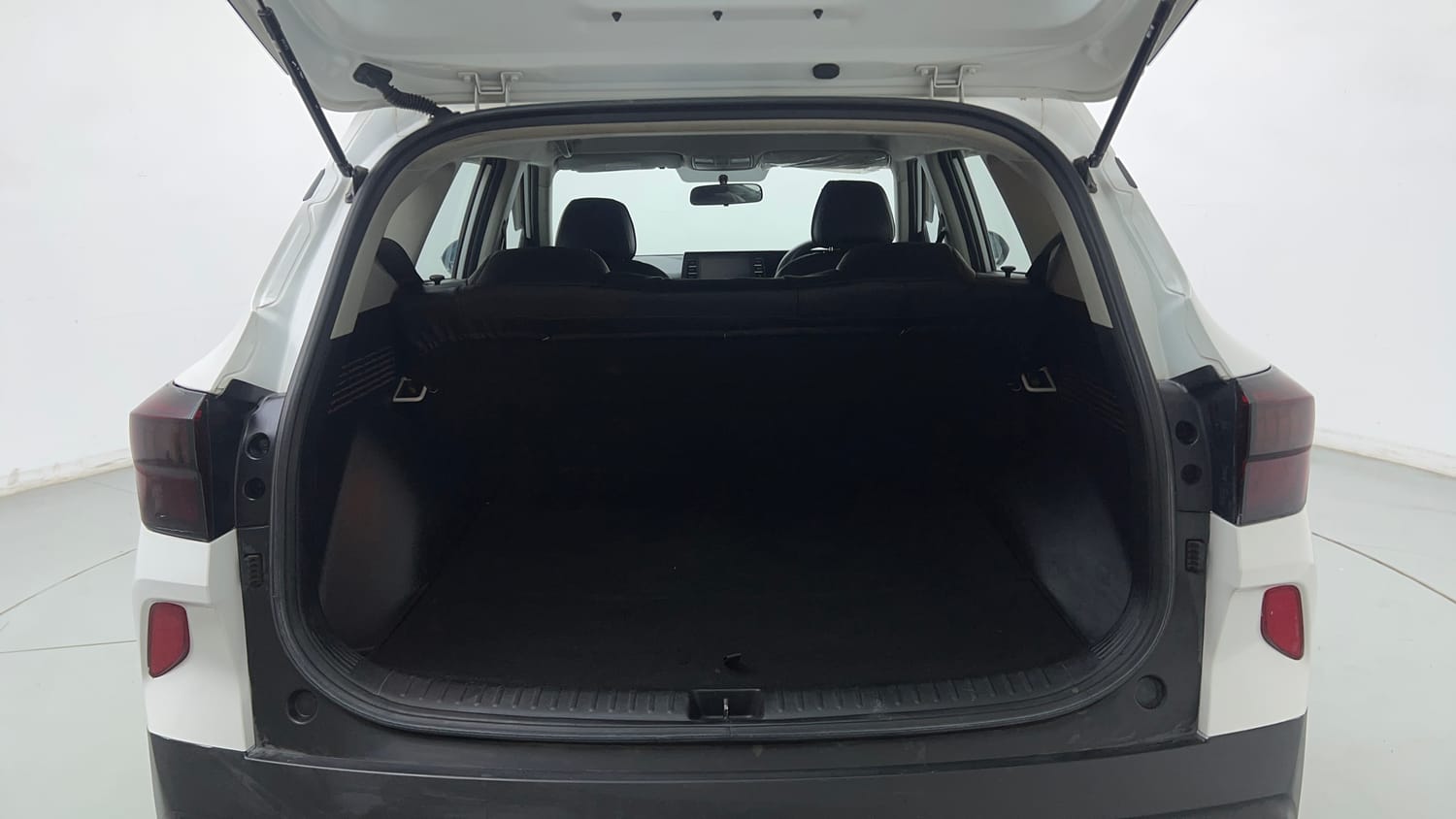 Used 2022 Kia Seltos HTK 1.5 Diesel Diesel Manual interior DICKY INSIDE VIEW