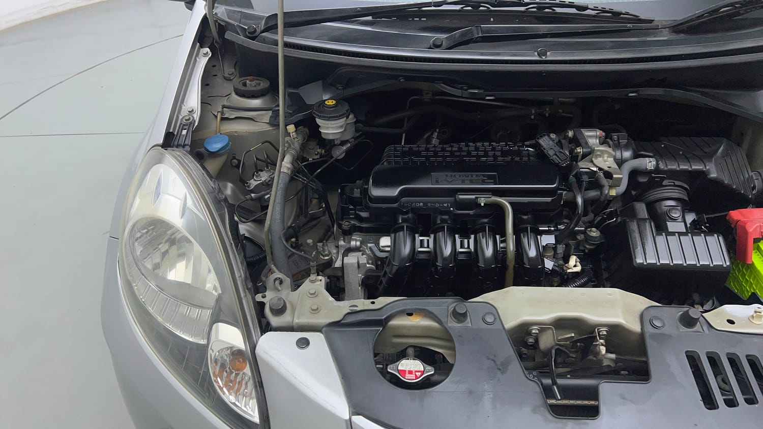 Used 2015 Honda Amaze 1.2 S i-VTEC Petrol Manual engine ENGINE RIGHT SIDE VIEW