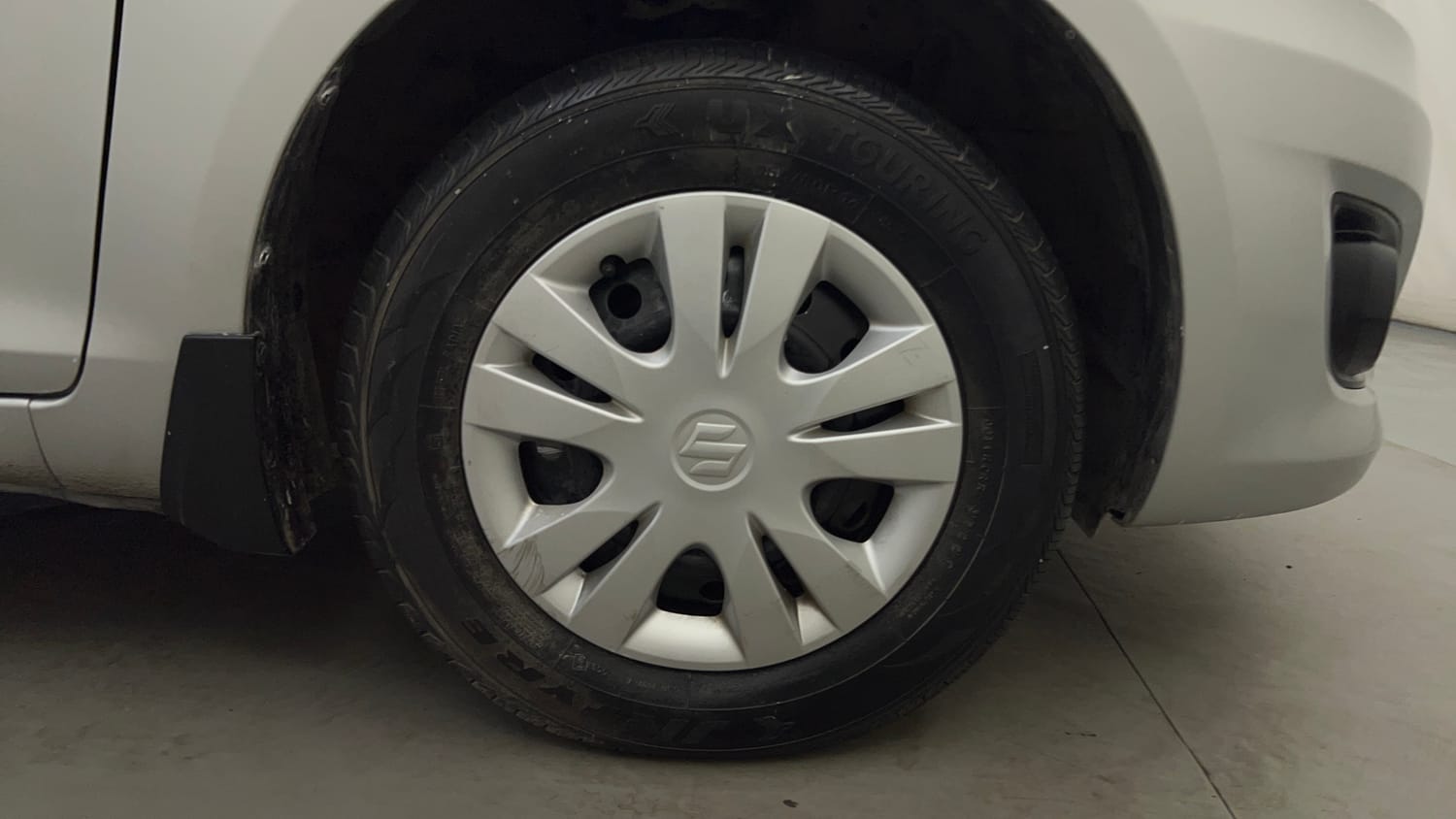 Used 2012 Maruti Suzuki Swift Dzire VXI Petrol Manual tyres RIGHT FRONT TYRE RIM VIEW