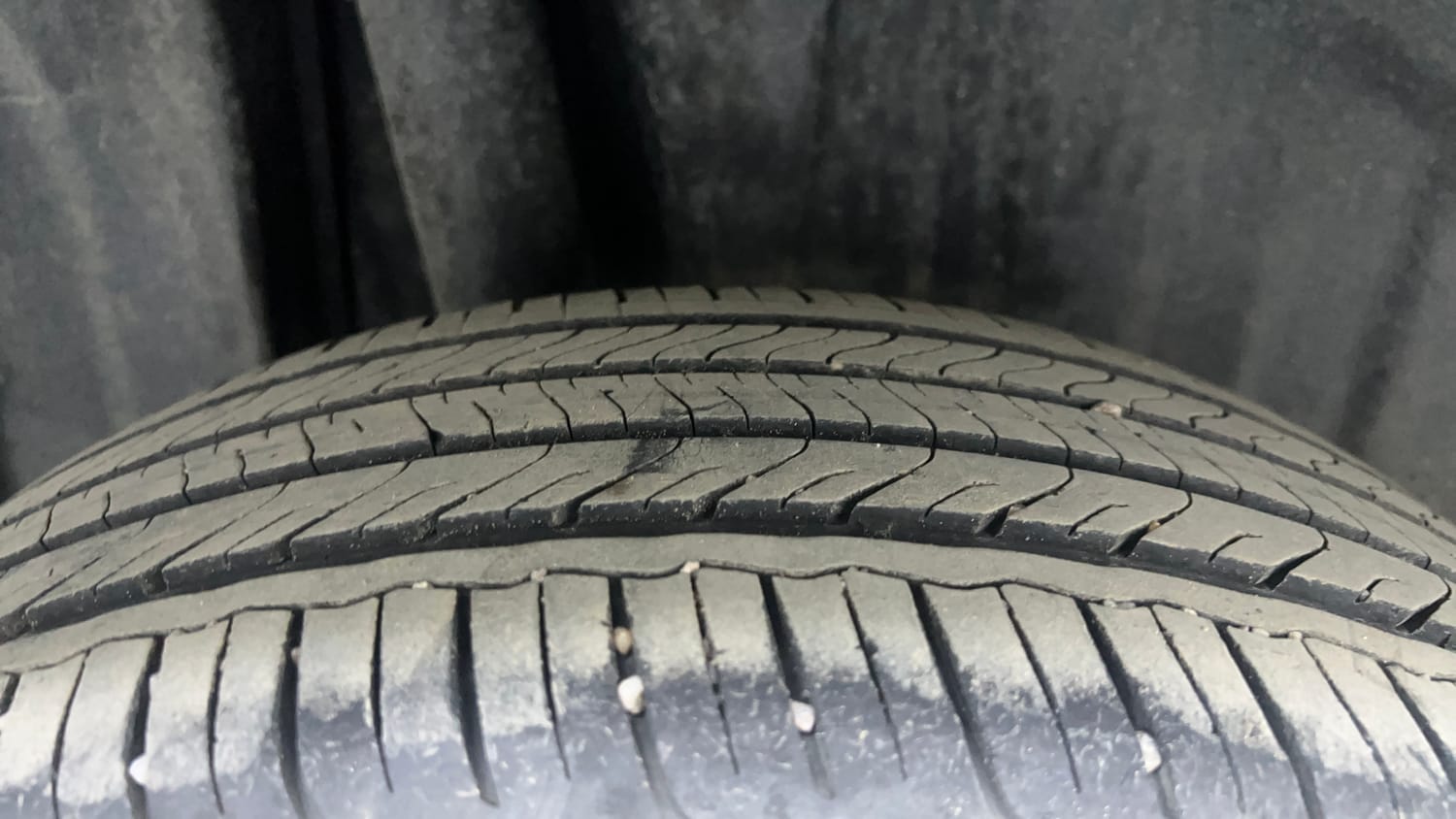 Used 2023 Maruti Suzuki Fronx Delta Plus 1.2L AGS Petrol Automatic tyres RIGHT REAR TYRE TREAD VIEW