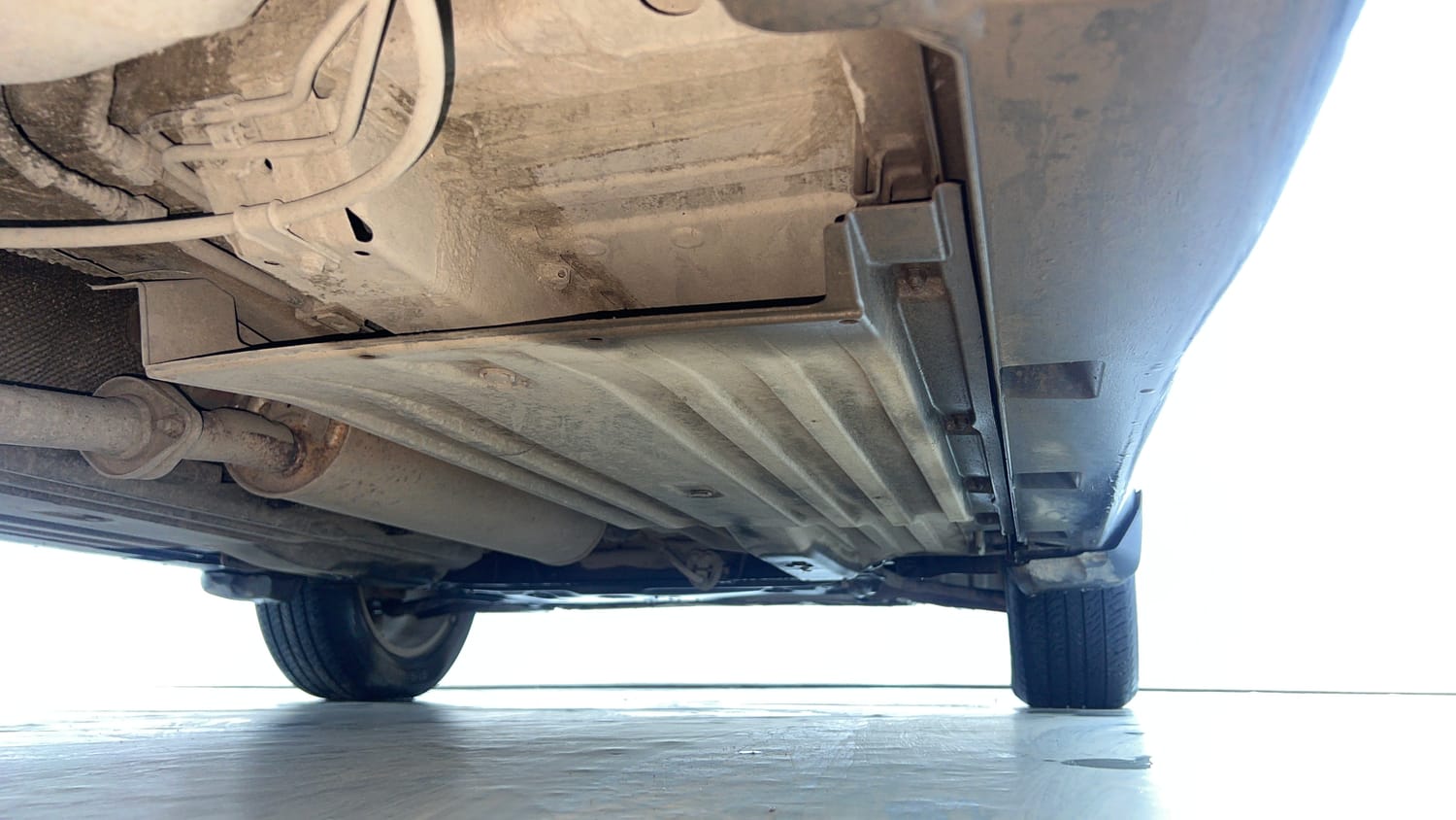 Used 2023 Maruti Suzuki Grand Vitara Alpha Smart Hybrid Petrol Manual extra REAR RIGHT UNDERBODY VIEW