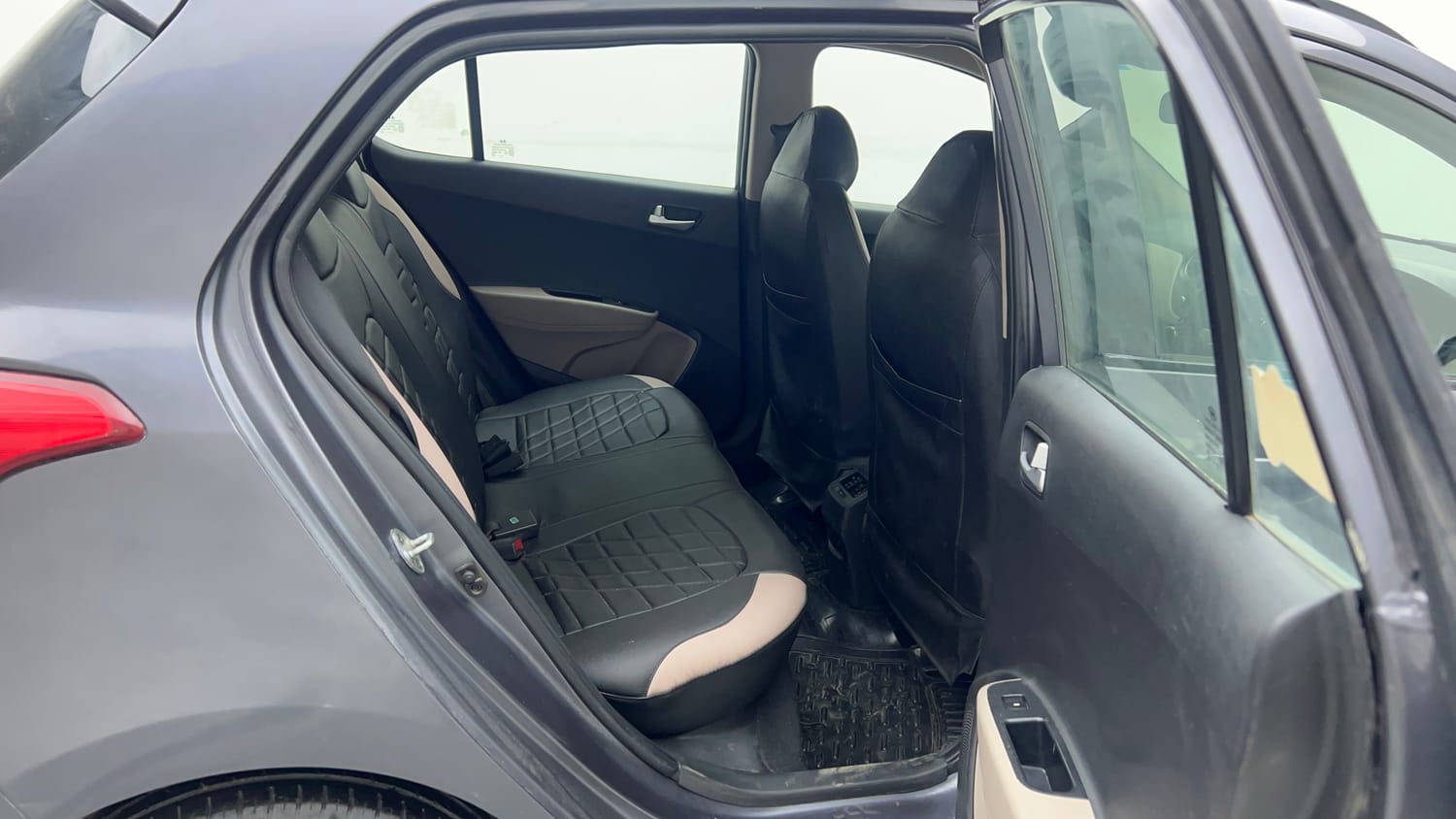 Used 2018 Hyundai Grand i10 Sportz (O) 1.2 Kappa VTVT Petrol Manual interior RIGHT SIDE REAR DOOR CABIN VIEW