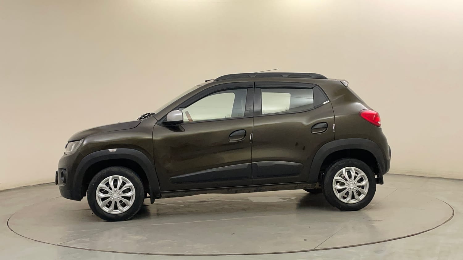 Used 2017 Renault Kwid 1.0 RXT AMT Petrol Automatic exterior LEFT SIDE VIEW