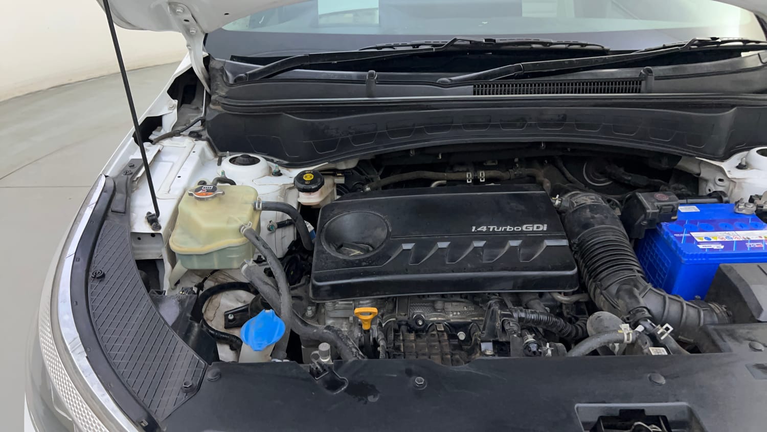 Used 2020 kia Seltos GTX Plus DCT 1.4 Petrol Automatic engine ENGINE RIGHT SIDE HINGE & APRON VIEW