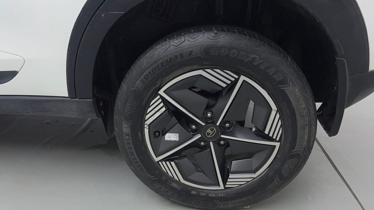 Used 2023 Tata Nexon Creative Plus 1.2 Revotron Petrol 6MT Petrol Manual tyres LEFT REAR TYRE RIM VIEW