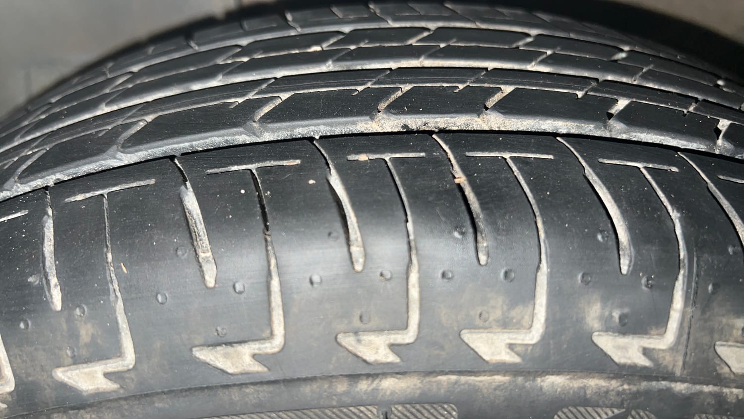 Used 2024 Maruti Suzuki Celerio ZXi Petrol Manual tyres LEFT FRONT TYRE TREAD VIEW