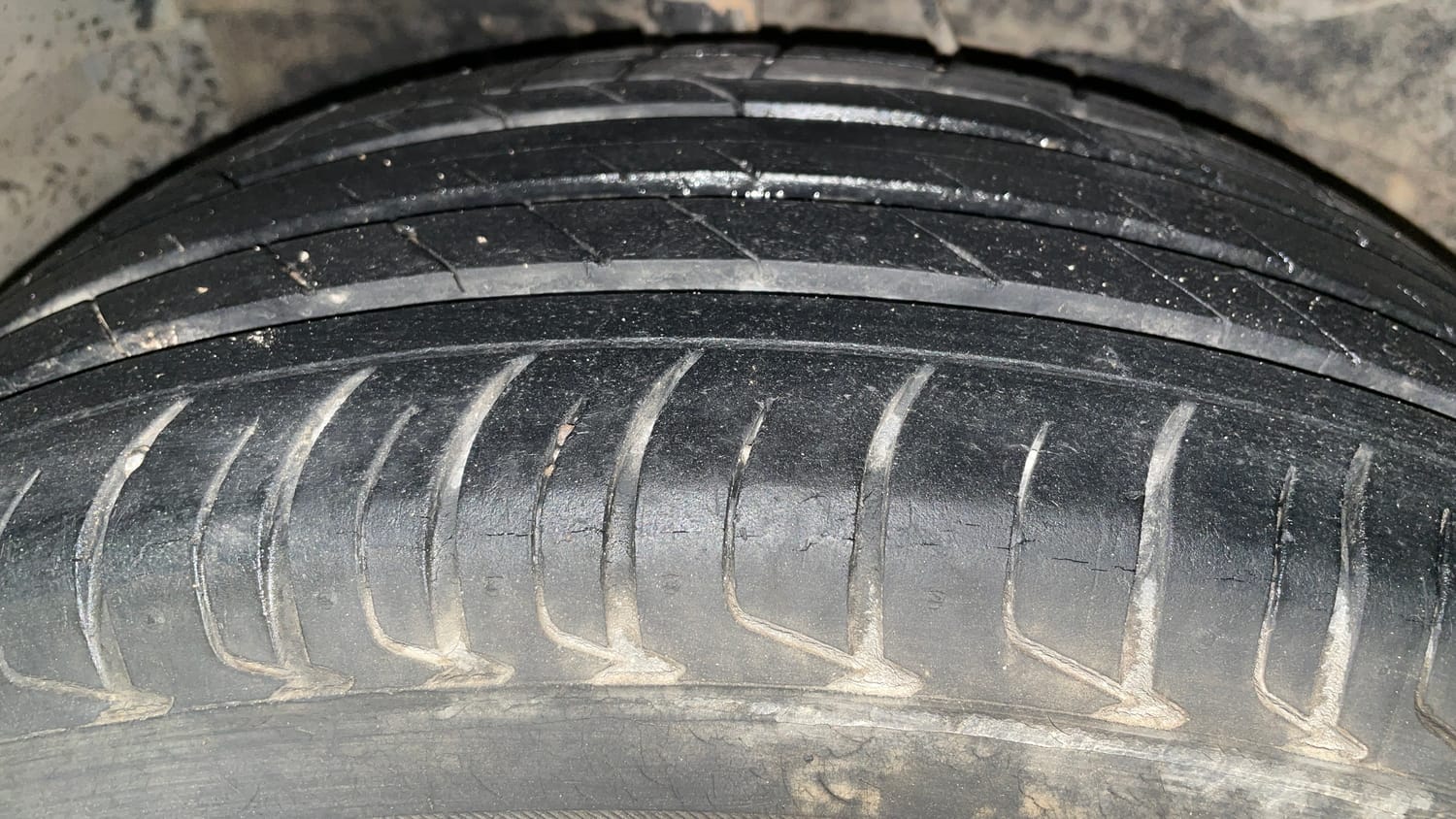 Used 2019 Tata Nexon XZA Plus Diesel Diesel Automatic tyres RIGHT REAR TYRE TREAD VIEW