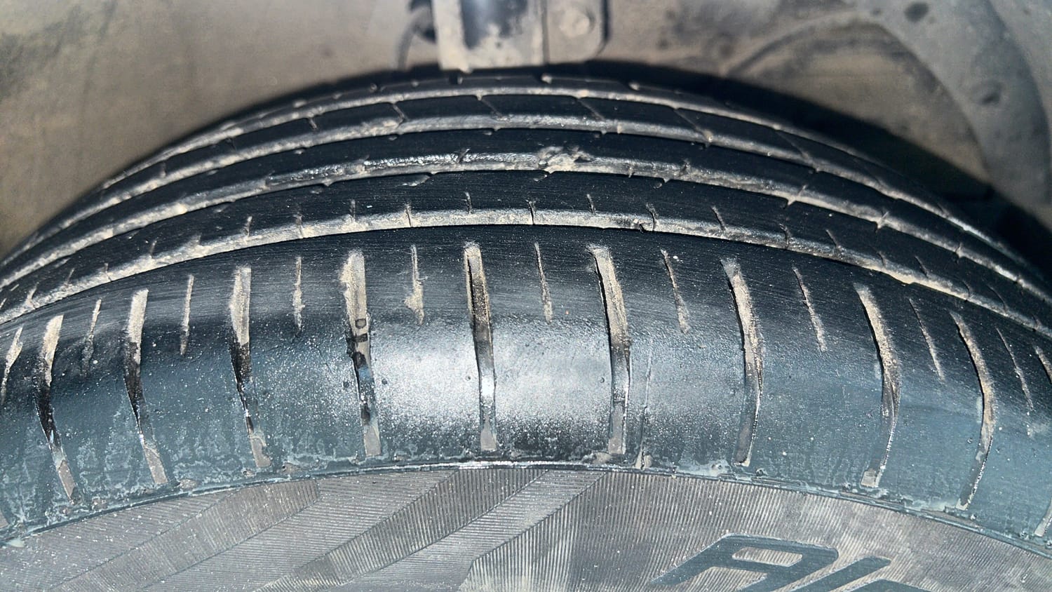 Used 2023 Toyota Glanza E Petrol Manual tyres RIGHT FRONT TYRE TREAD VIEW