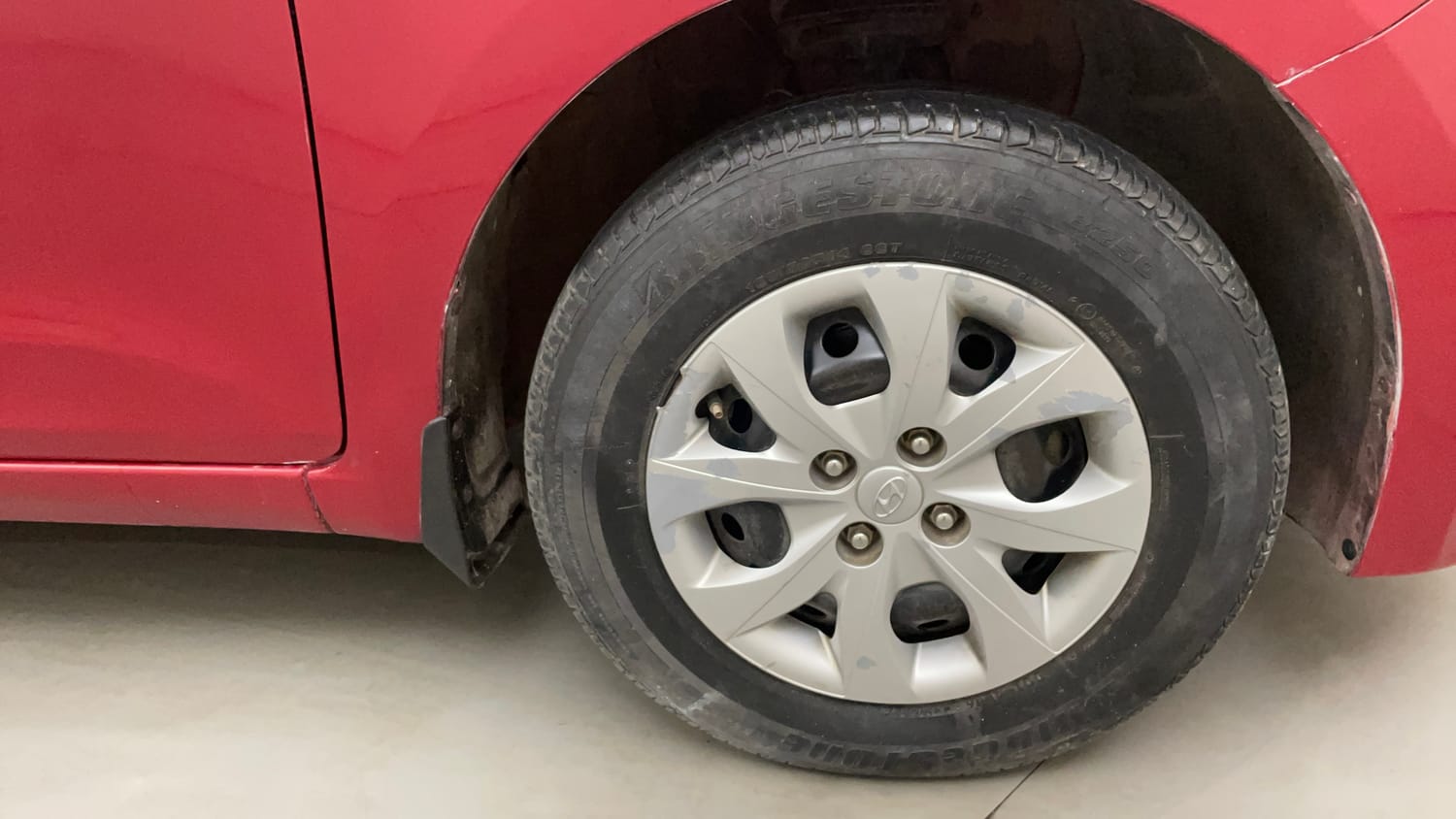 Used 2017 Hyundai Elite i20 Magna 1.2 Petrol Manual tyres RIGHT FRONT TYRE RIM VIEW