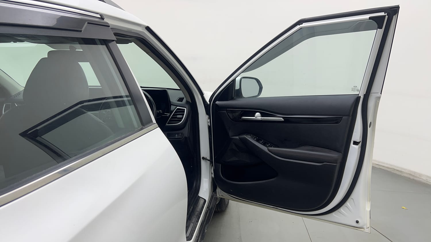 Used 2020 Kia Seltos GTK 1.4 Petrol Manual interior RIGHT FRONT DOOR OPEN VIEW