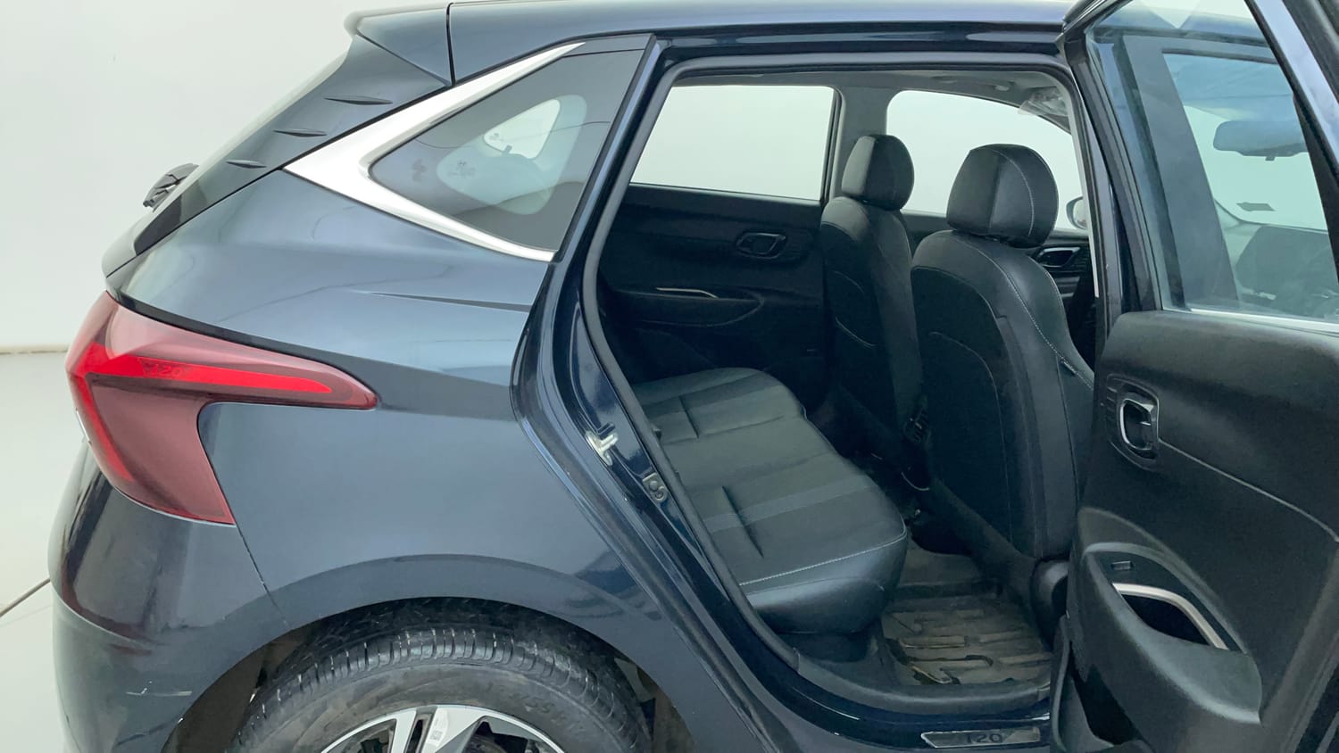 Used 2023 Hyundai i20 Asta (O) 1.0 Turbo DCT Petrol Automatic interior RIGHT SIDE REAR DOOR CABIN VIEW