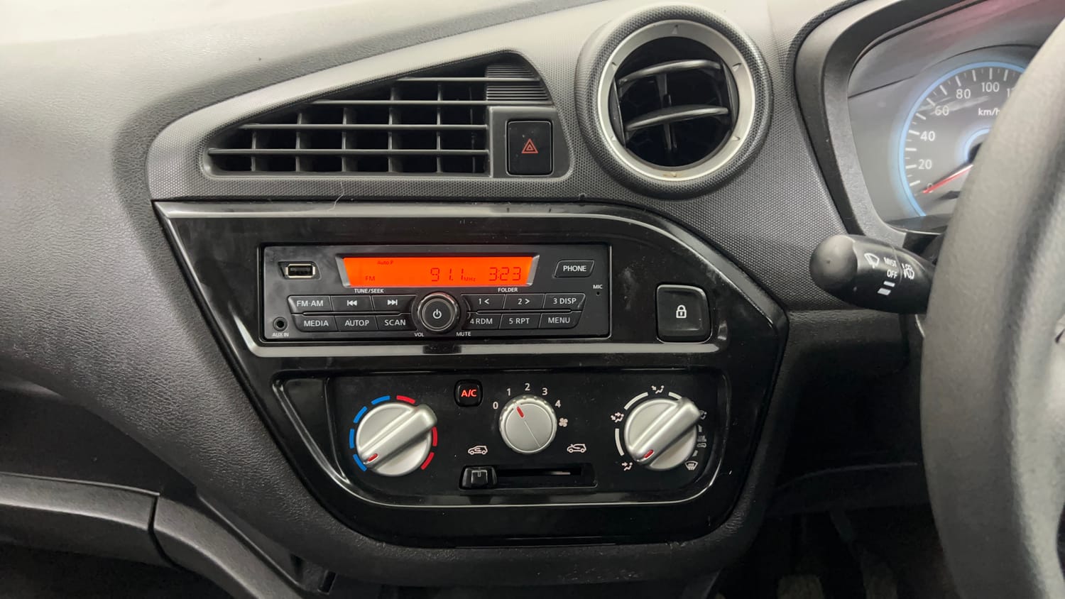 Used 2018 Datsun Redi-GO S Petrol Manual interior MUSIC SYSTEM & AC CONTROL VIEW