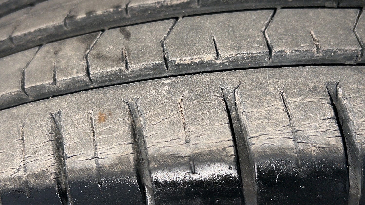 Used 2021 Maruti Suzuki Baleno Zeta Petrol Manual tyres LEFT FRONT TYRE TREAD VIEW