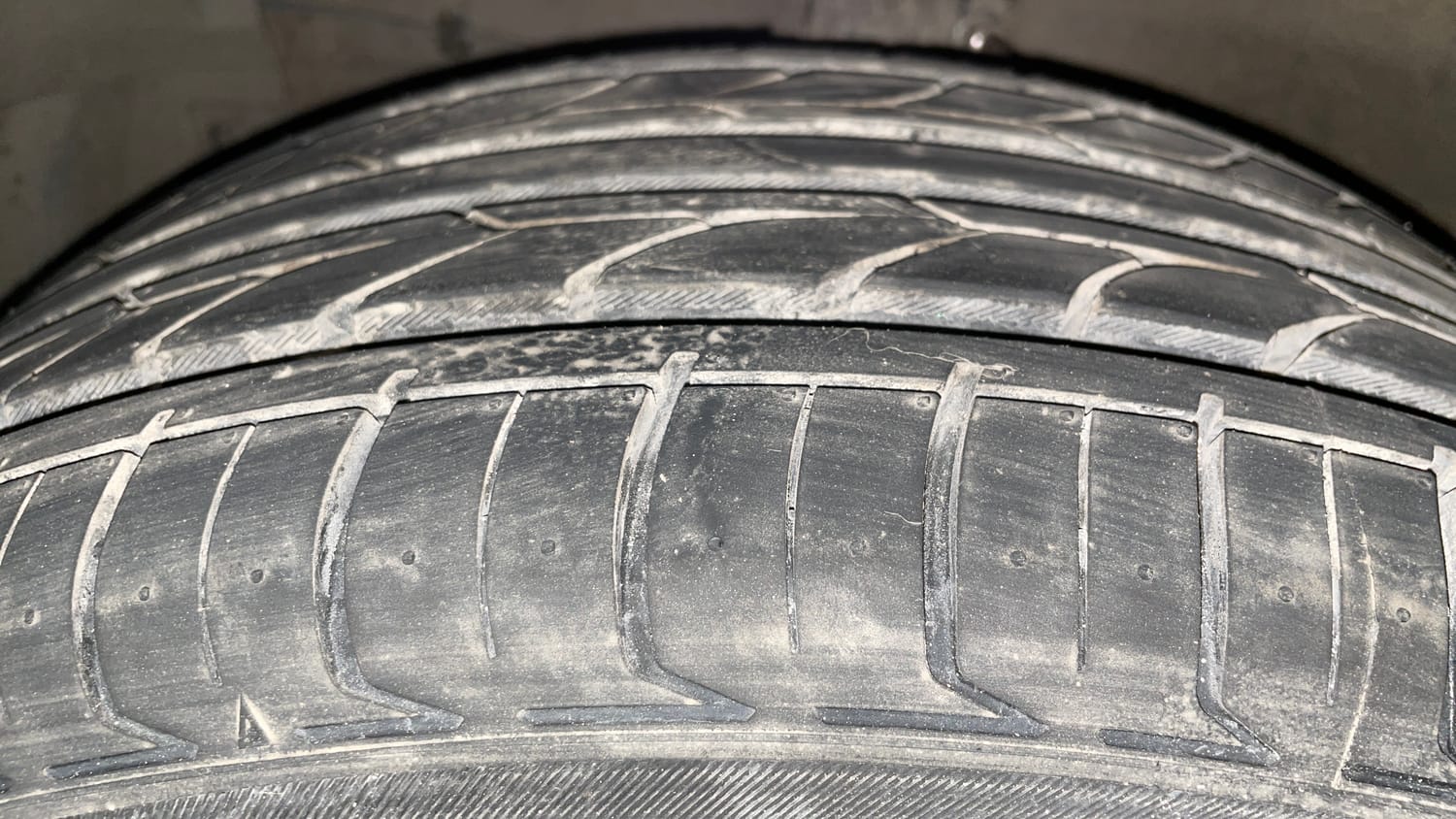 Used 2017 Maruti Suzuki Ciaz ZXI+ Petrol Manual tyres LEFT FRONT TYRE TREAD VIEW