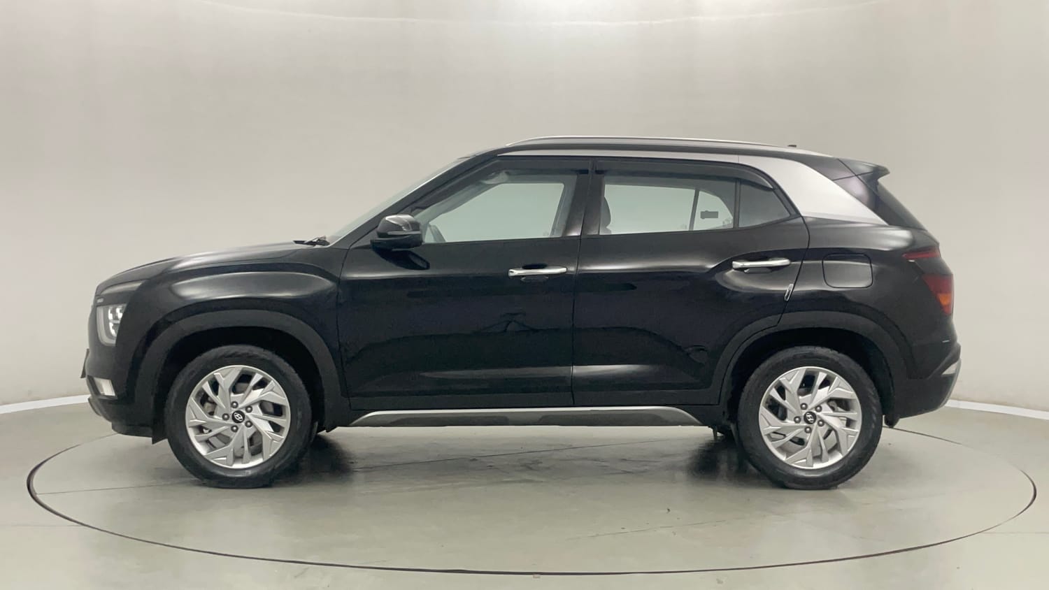 Used 2023 Hyundai Creta SX 1.5 Petrol Petrol Manual exterior LEFT SIDE VIEW