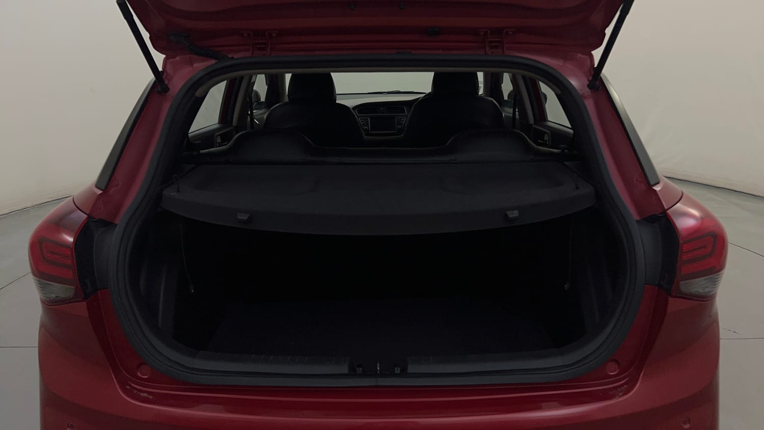 Used 2019 Hyundai Elite i20 Sportz Plus 1.2 Petrol Manual interior DICKY INSIDE VIEW