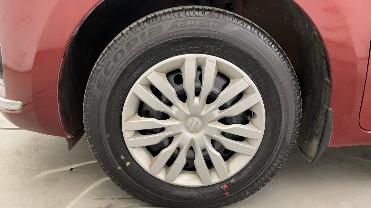 Used 2017 Maruti Suzuki Dzire VXi Petrol Manual tyres LEFT FRONT TYRE RIM VIEW