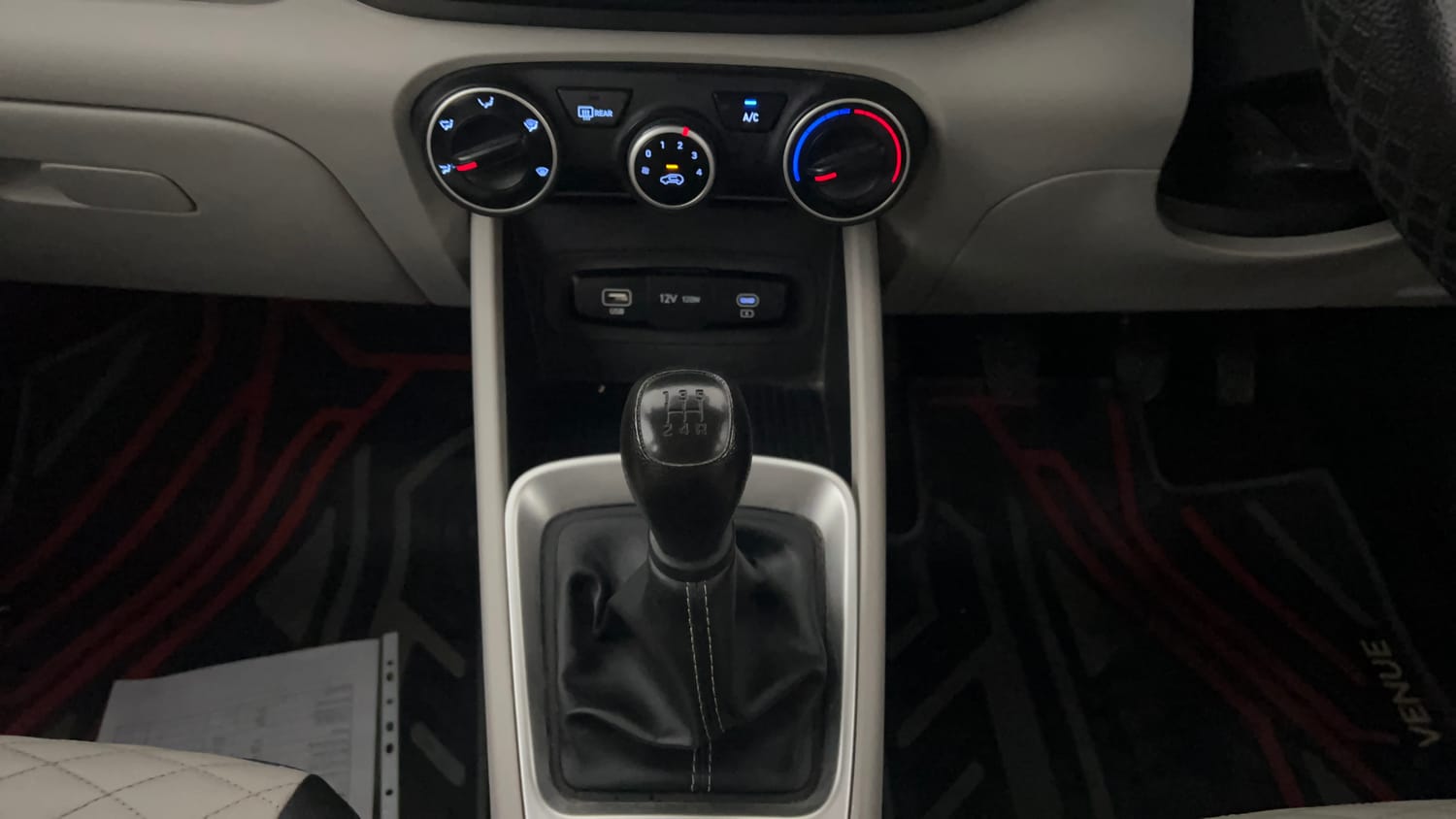 Used 2023 Hyundai Venue S (O) 1.2 Petrol Petrol Manual interior GEAR  KNOB VIEW