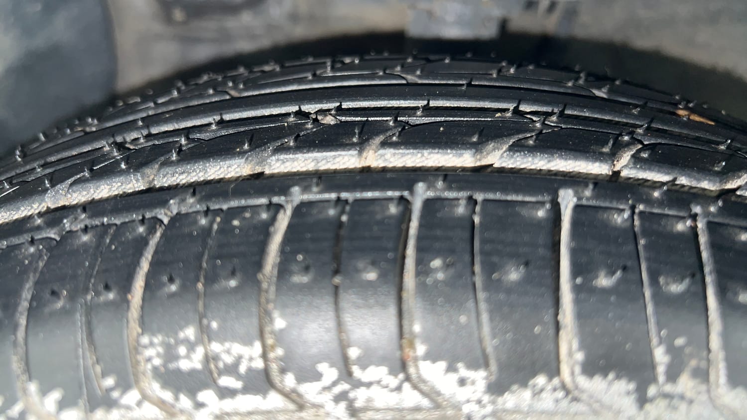 Used 2018 Hyundai Grand i10 Asta U2 1.2 CRDi Diesel Manual tyres LEFT FRONT TYRE TREAD VIEW
