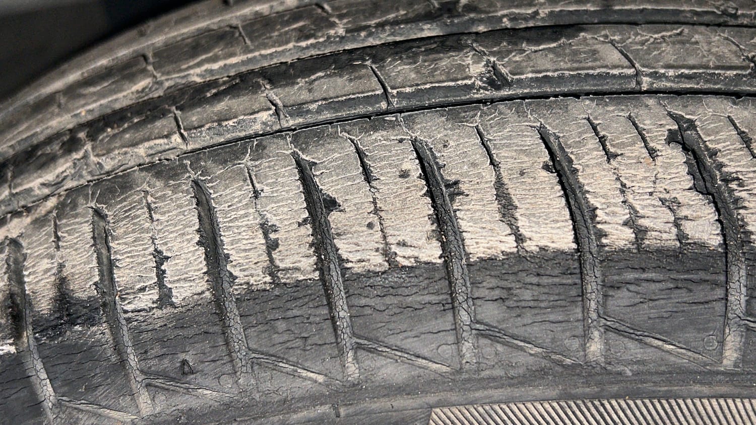 Used 2021 Renault Triber RXL Petrol Manual tyres RIGHT FRONT TYRE TREAD VIEW