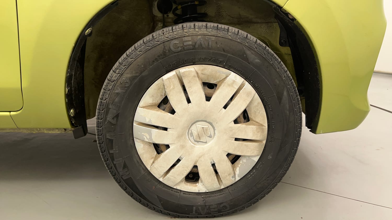 Used 2017 Maruti Suzuki Alto 800 LXi CNG (O) Cng Manual tyres RIGHT FRONT TYRE RIM VIEW