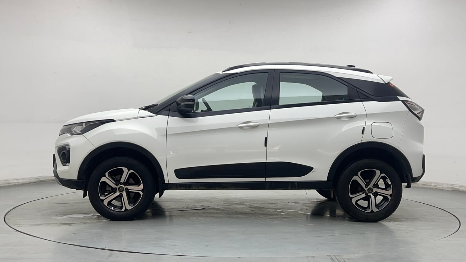 Used 2022 Tata Nexon XZA Plus (HS) Petrol Automatic exterior LEFT SIDE VIEW
