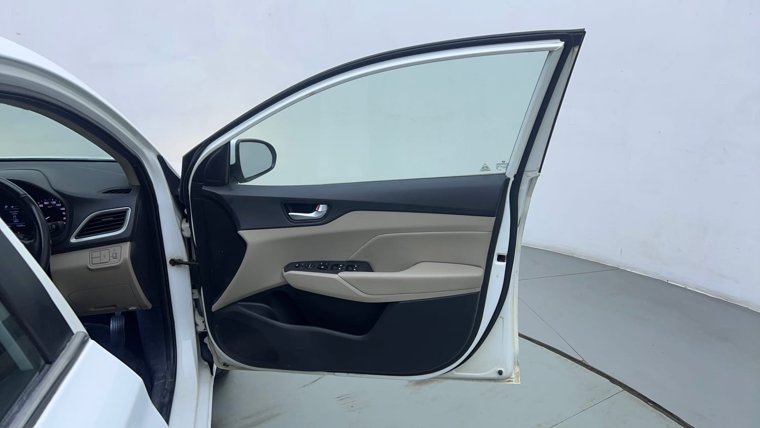 Used 2018 Hyundai Verna SX (O) 1.6 VTVT AT Petrol Automatic interior RIGHT FRONT DOOR OPEN VIEW