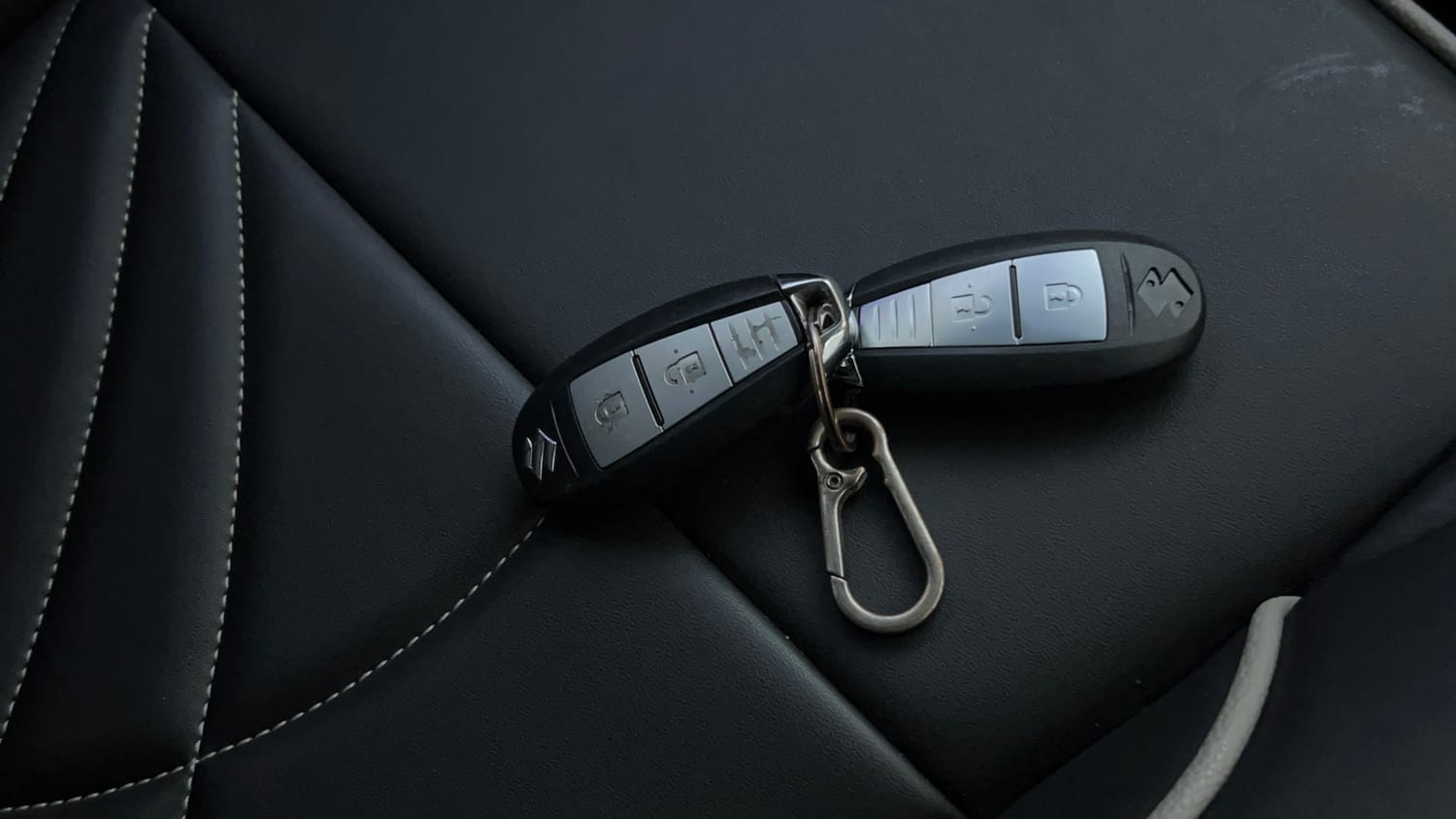 Used 2021 maruti-suzuki Vitara Brezza VXi Petrol Manual extra CAR KEY VIEW