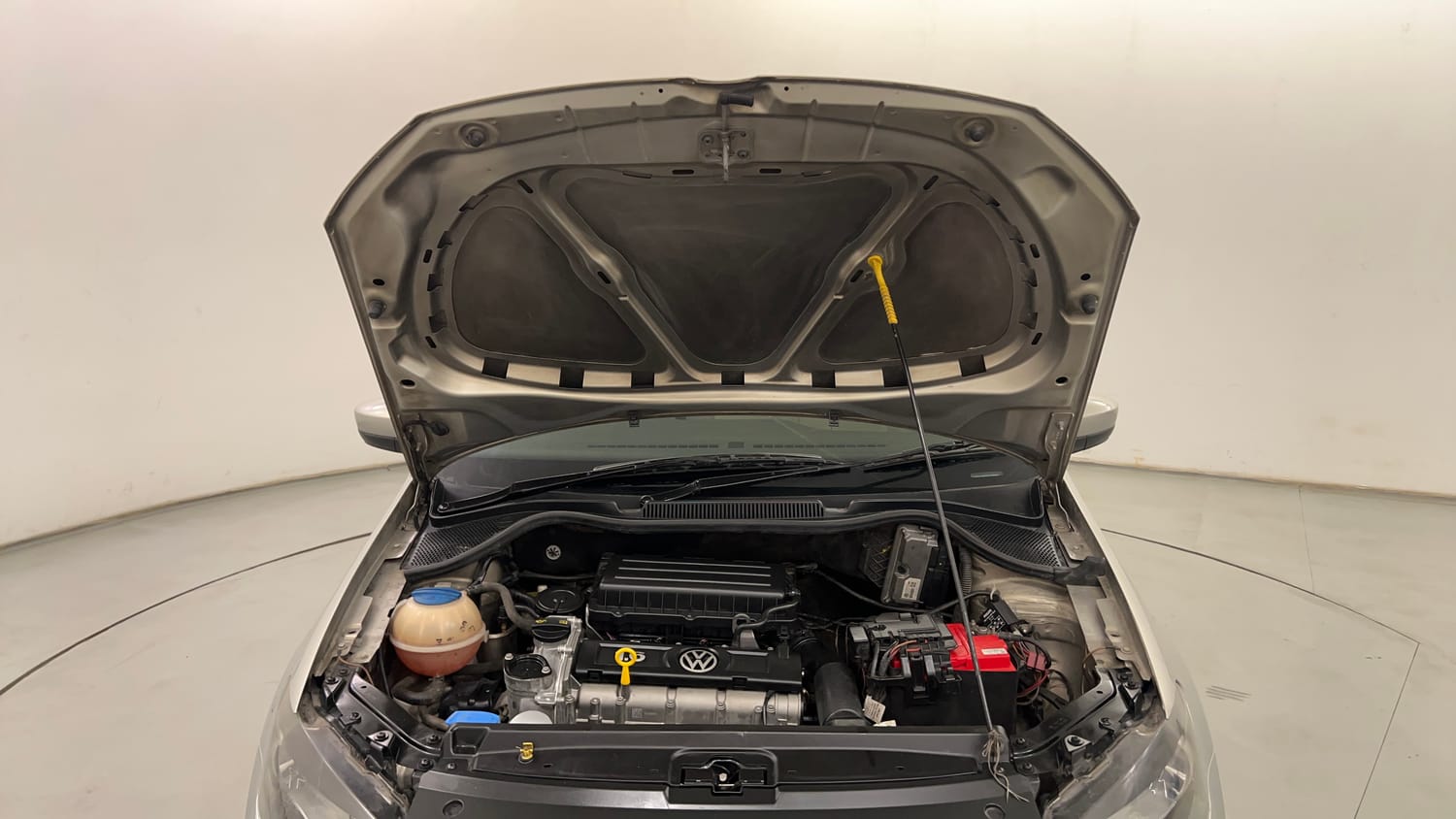 Used 2014 Volkswagen Vento Highline Petrol Petrol Manual engine ENGINE & BONNET OPEN FRONT VIEW