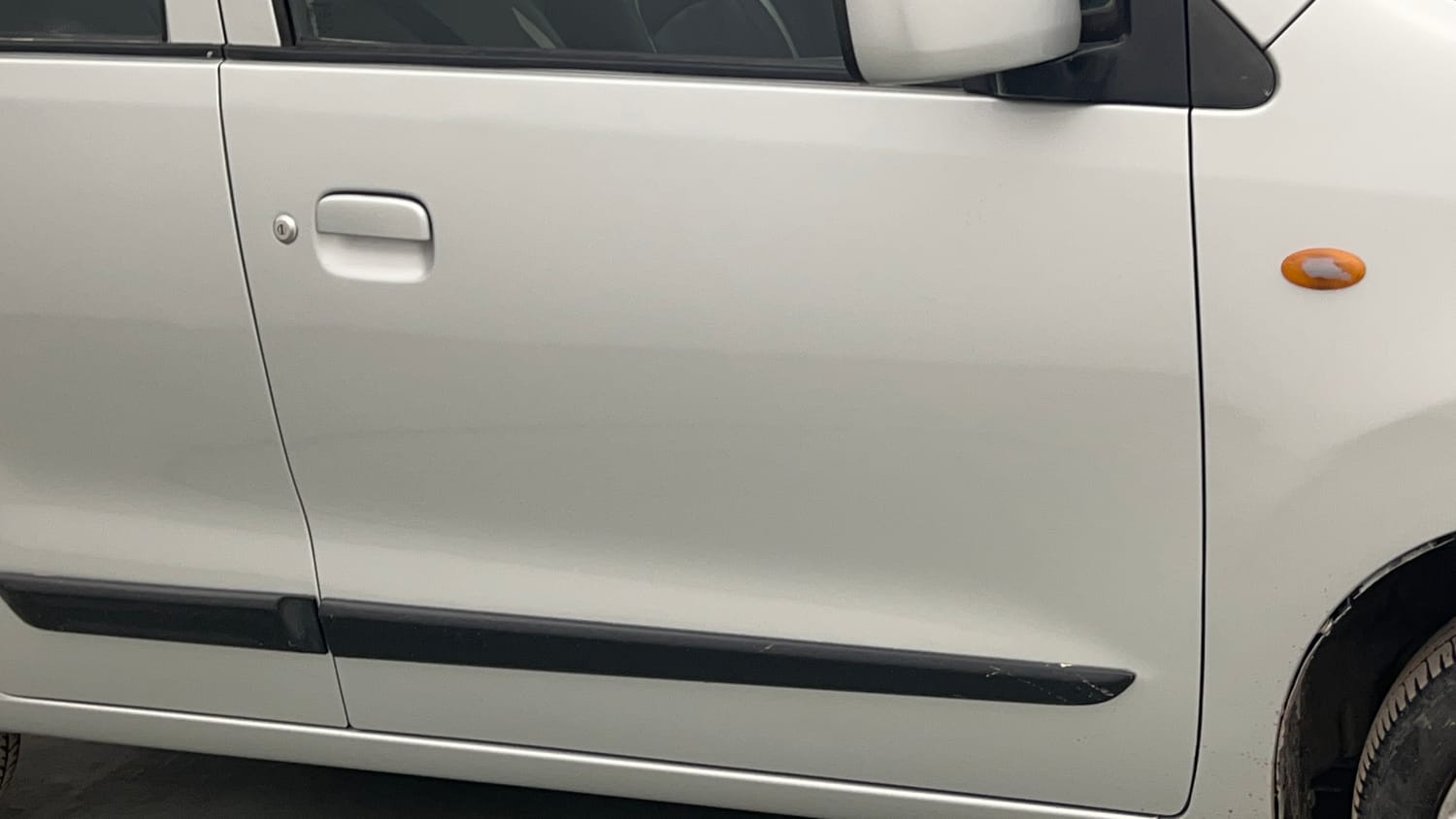 Used 2017 Maruti Suzuki Wagon R VXI Petrol Manual dents MINOR SCRATCH