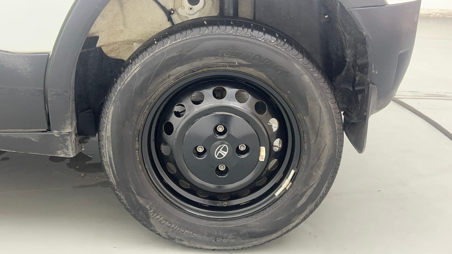 Used 2024 Tata Punch Pure MT Petrol Manual tyres LEFT REAR TYRE RIM VIEW