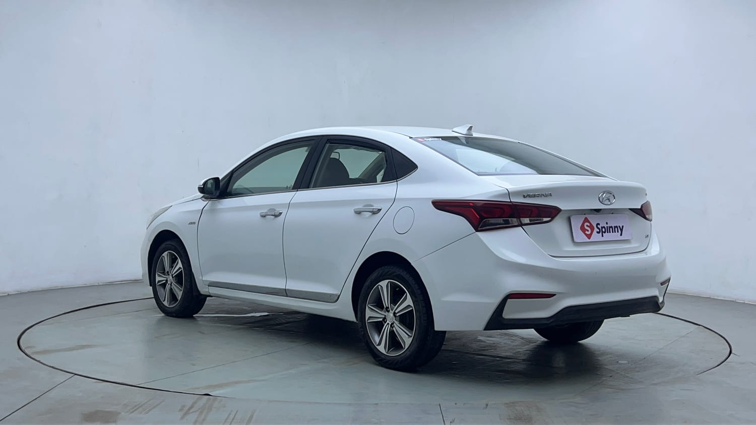 Used 2018 Hyundai Verna SX (O) 1.6 VTVT AT Petrol Automatic exterior LEFT REAR CORNER VIEW