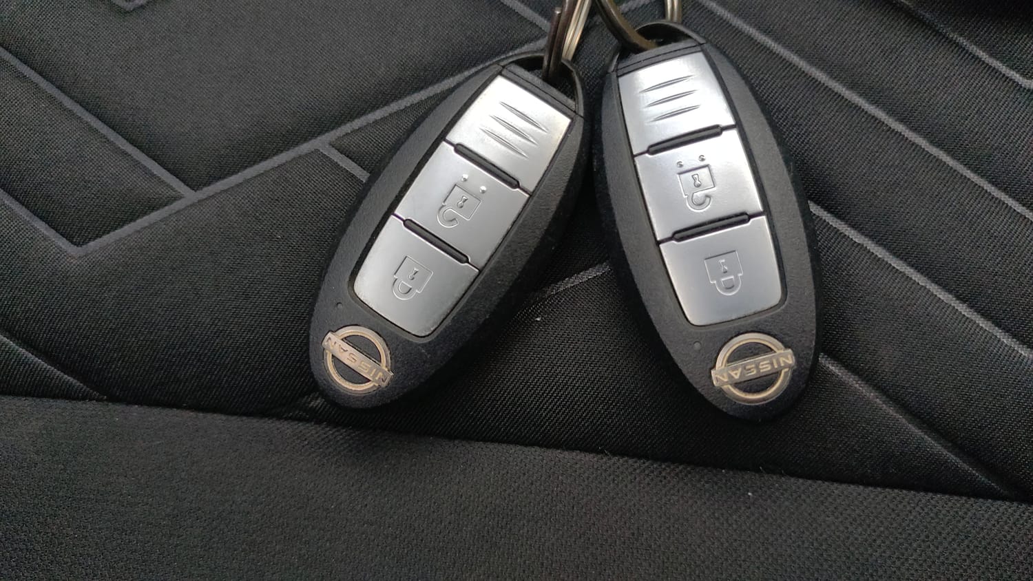 Used 2022 Nissan Magnite XV Premium Turbo CVT Dual Tone Petrol Automatic extra CAR KEY VIEW