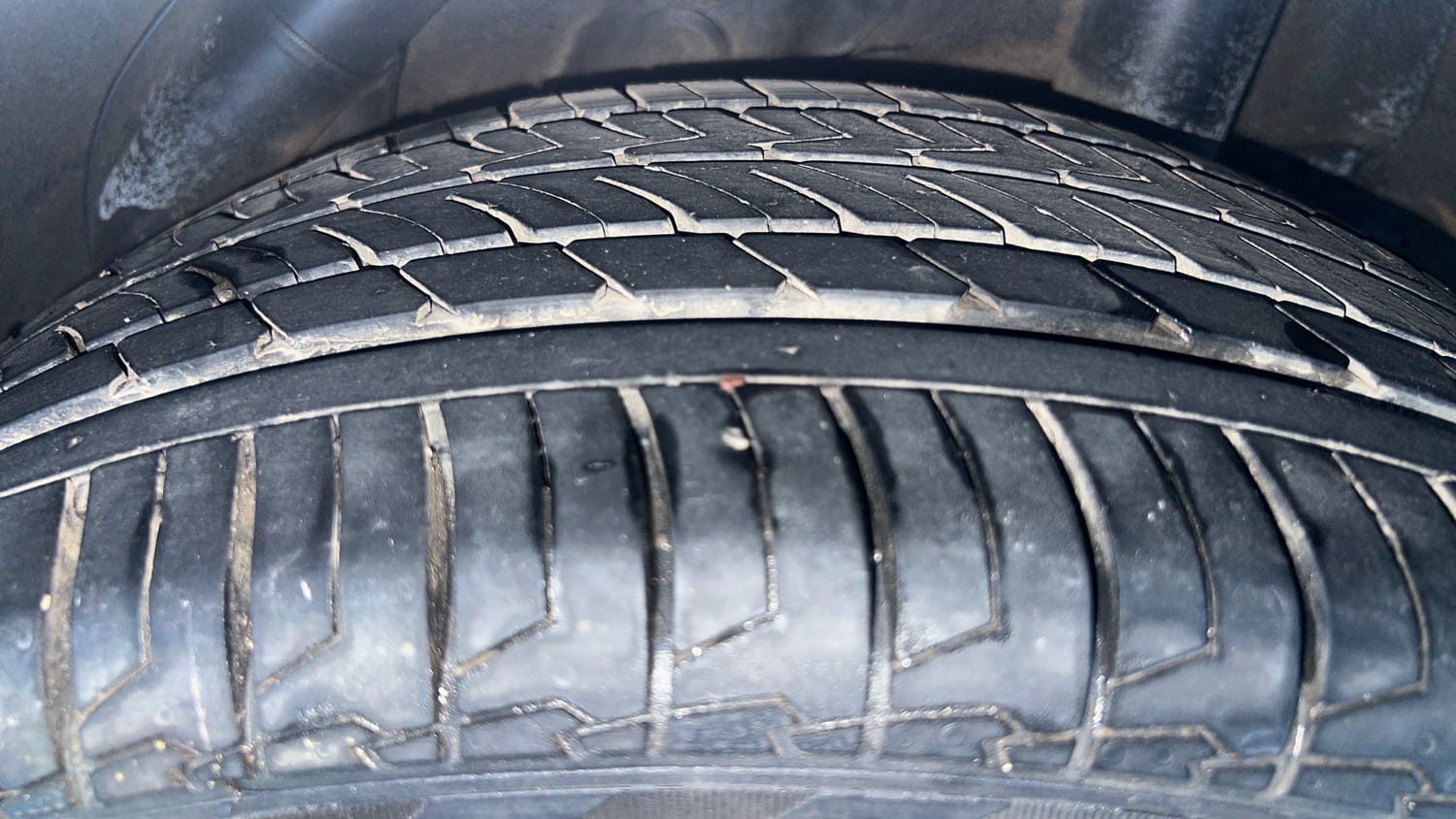 Used 2018 Hyundai Verna SX (O) 1.6 VTVT AT Petrol Automatic tyres LEFT REAR TYRE TREAD VIEW