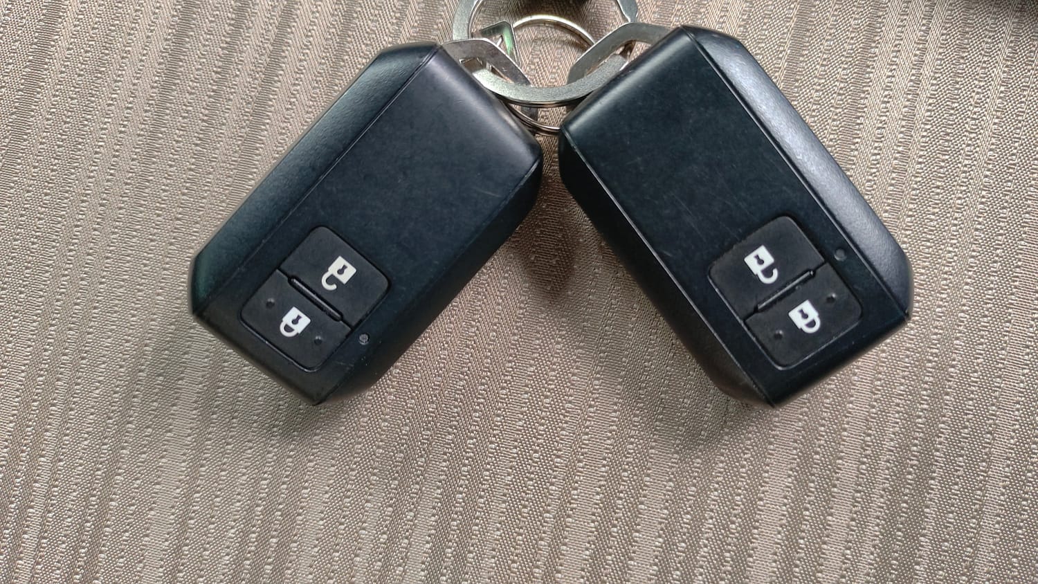 Used 2025 Toyota Glanza V Petrol Manual extra CAR KEY VIEW