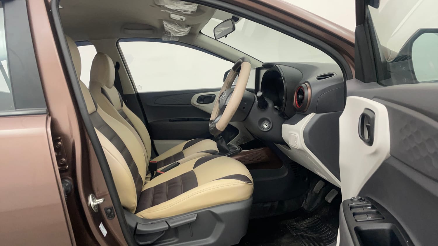 Used 2021 Hyundai Aura S 1.2 Petrol Petrol Manual interior RIGHT SIDE FRONT DOOR CABIN VIEW