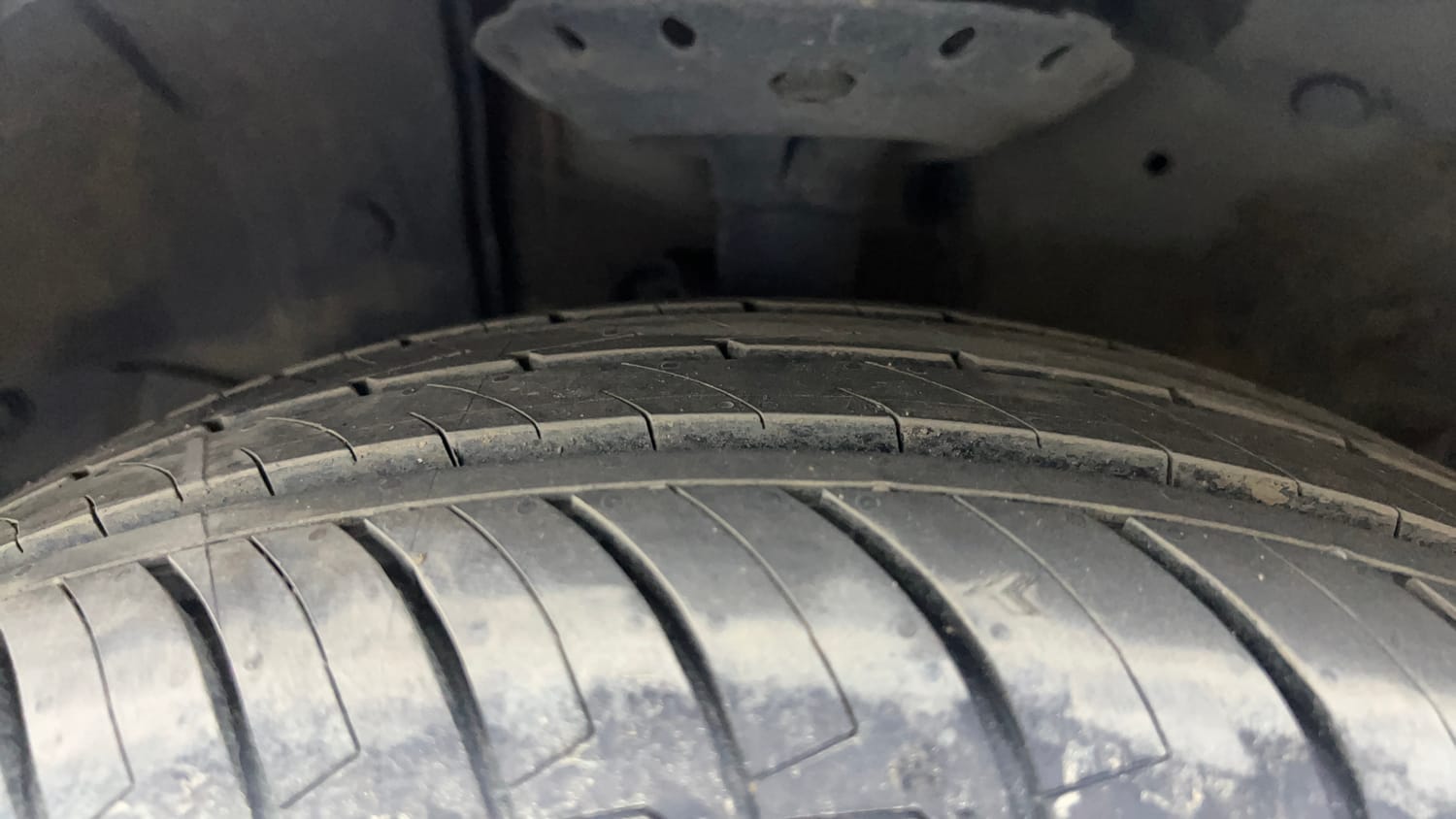 Used 2018 Honda Amaze 1.5 V CVT Diesel Diesel Automatic tyres LEFT FRONT TYRE TREAD VIEW