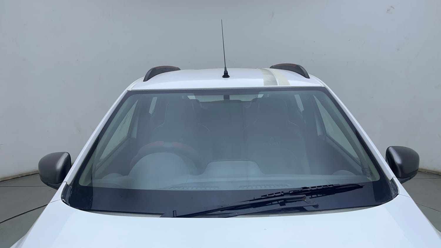 Used 2017 Renault Kwid 1.0 RXT AMT Petrol Automatic exterior FRONT WINDSHIELD VIEW