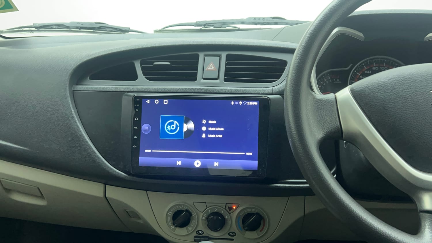 Used 2017 maruti-suzuki Alto K10 VXi (O) AMT Petrol Automatic top_features Integrated (in-dash) music system