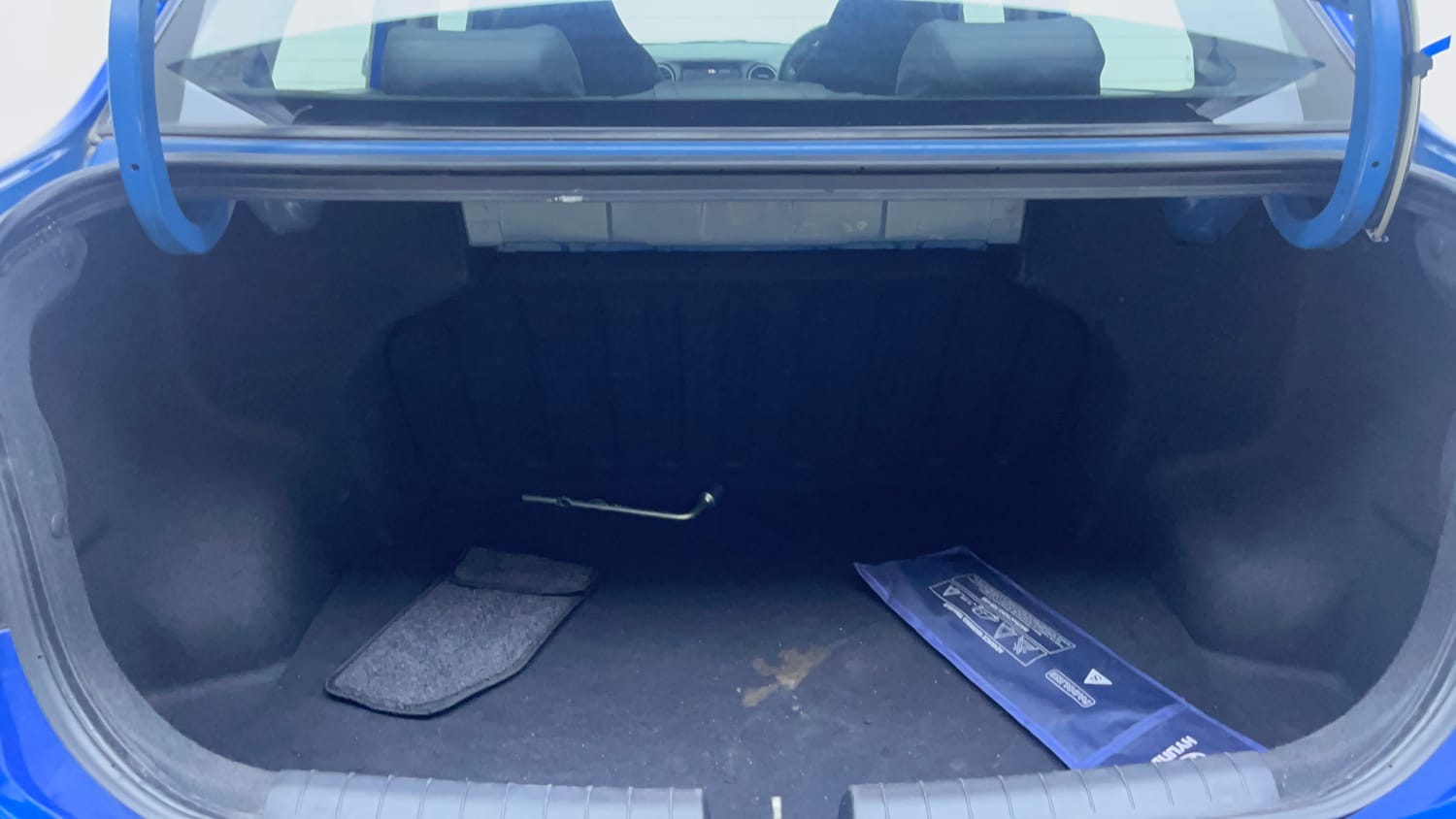 Used 2018 Hyundai Xcent SX Petrol Manual interior DICKY INSIDE VIEW