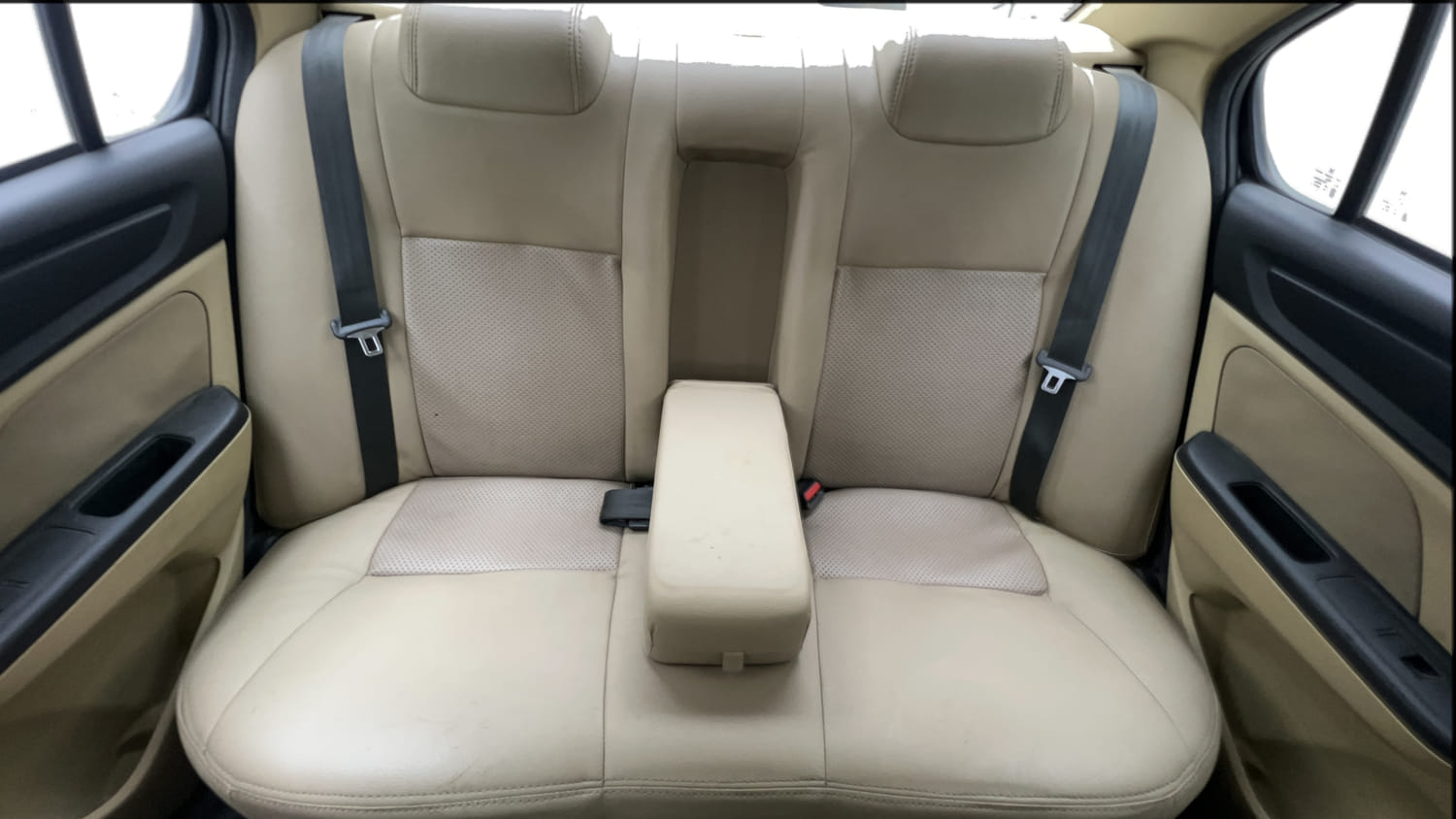 Used 2018 Honda Amaze 1.5 V CVT Diesel Diesel Automatic interior REAR SEAT CONDITION VIEW