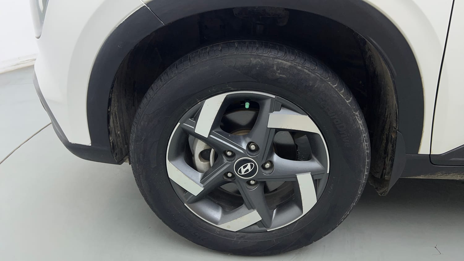 Used 2021 Hyundai Venue SX 1.0 Turbo Petrol Manual tyres LEFT FRONT TYRE RIM VIEW