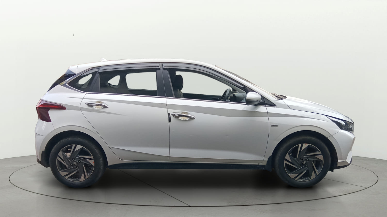 Used 2021 Hyundai i20 Asta 1.2 IVT Petrol Automatic exterior RIGHT SIDE VIEW