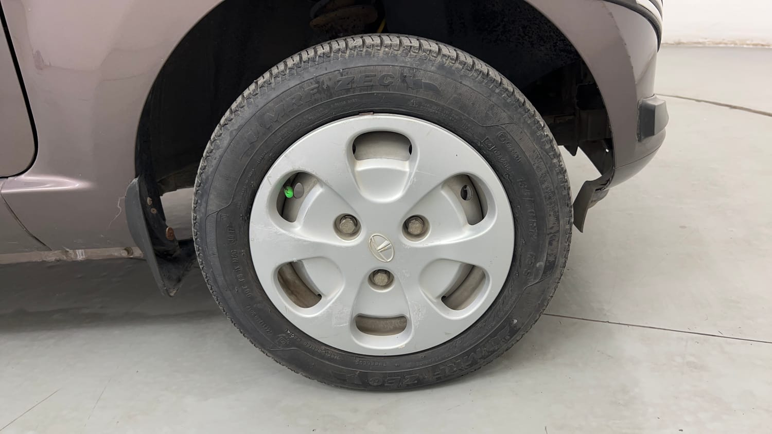 Used 2018 Tata Nano Twist XTA Petrol Automatic tyres RIGHT FRONT TYRE RIM VIEW
