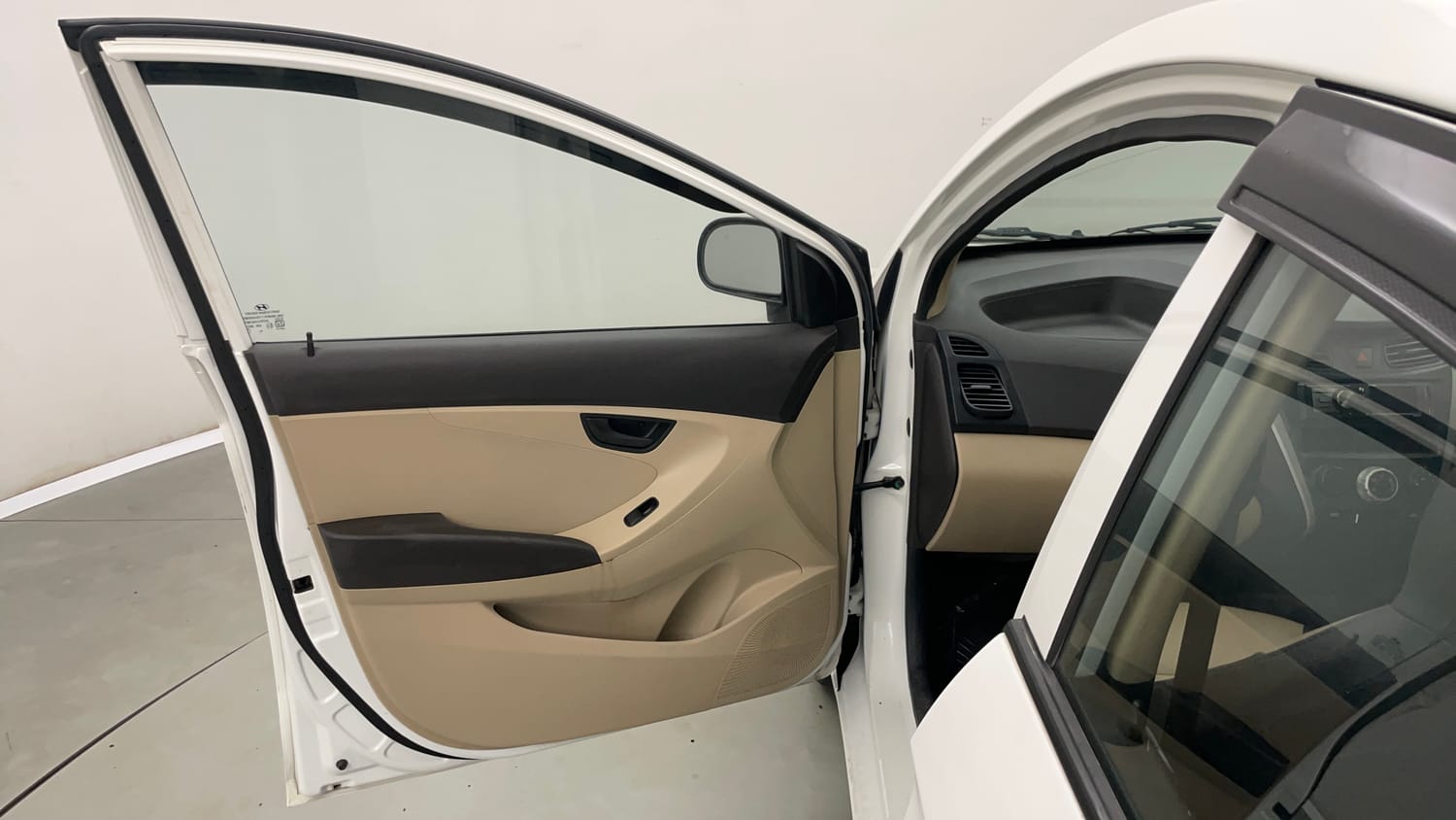 Used 2016 Hyundai Eon Era Petrol Manual interior LEFT FRONT DOOR OPEN VIEW