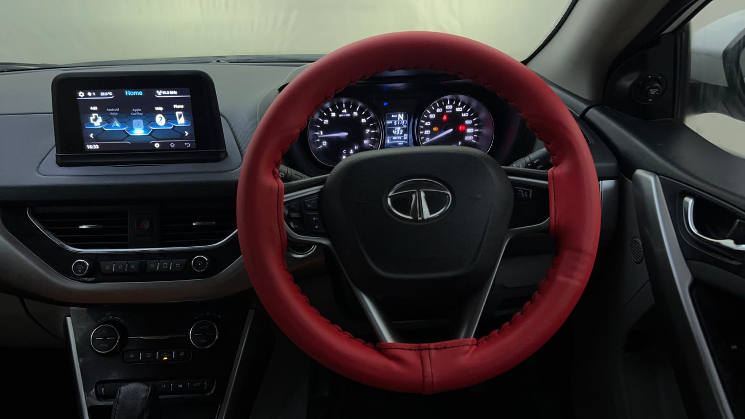 Used 2018 Tata Nexon XZA Plus Diesel Diesel Automatic interior STEERING VIEW