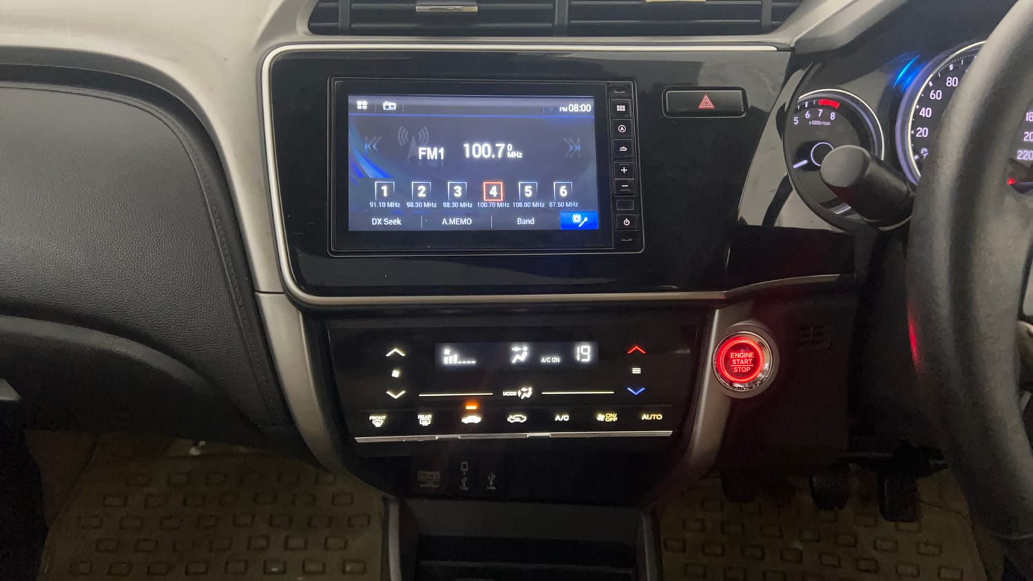 Used 2020 Honda City ZX Petrol Petrol Manual interior MUSIC SYSTEM & AC CONTROL VIEW