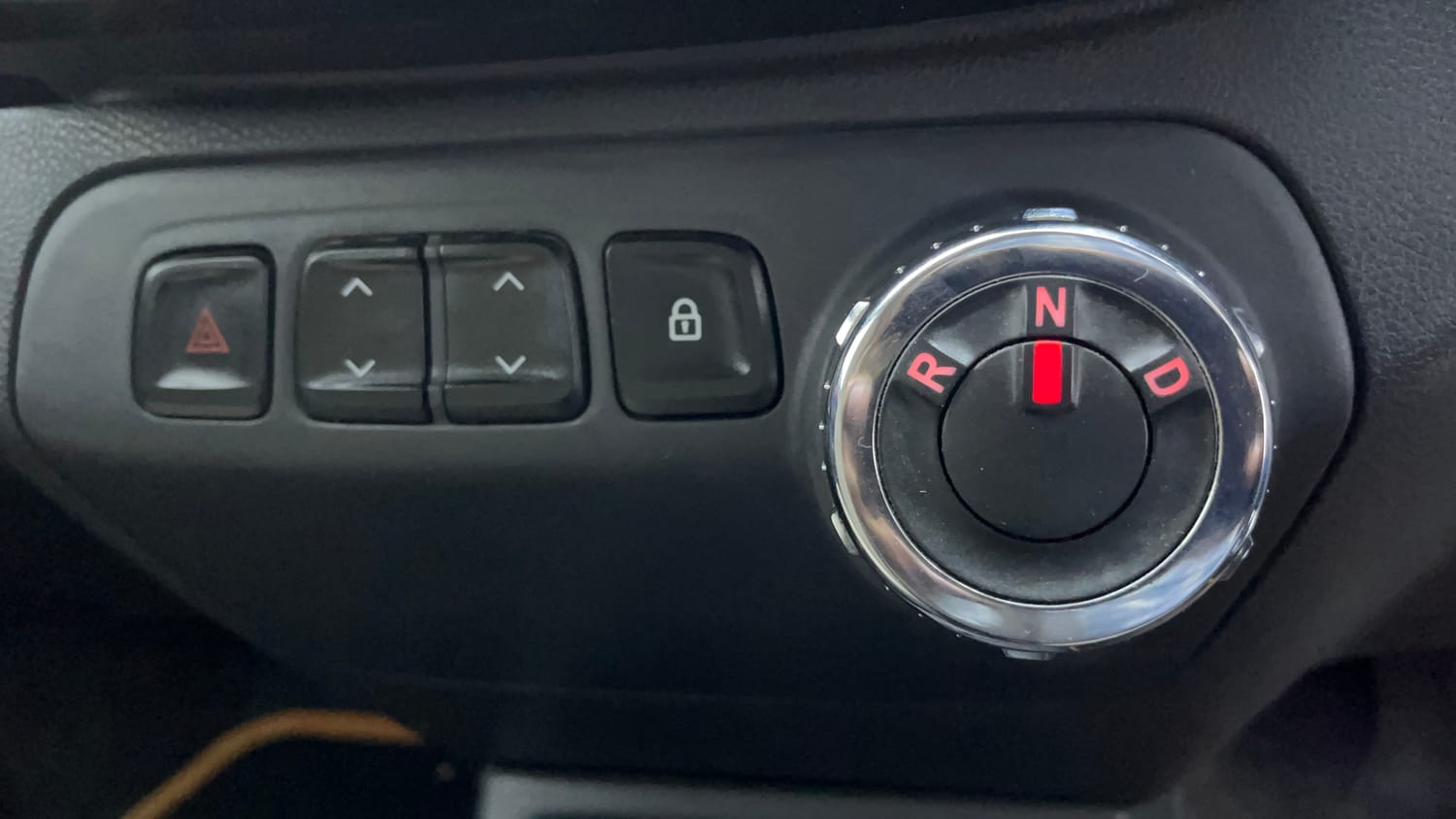 Used 2017 Renault Kwid 1.0 RXT AMT Petrol Automatic interior GEAR  KNOB VIEW