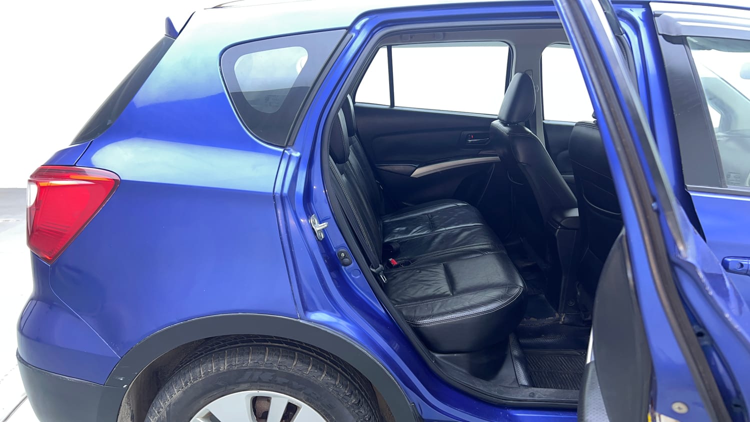 Used 2015 Maruti Suzuki S-Cross Alpha 1.3 Diesel Manual interior RIGHT SIDE REAR DOOR CABIN VIEW