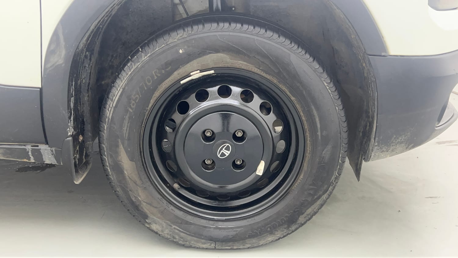 Used 2024 Tata Punch Pure MT Petrol Manual tyres RIGHT FRONT TYRE RIM VIEW